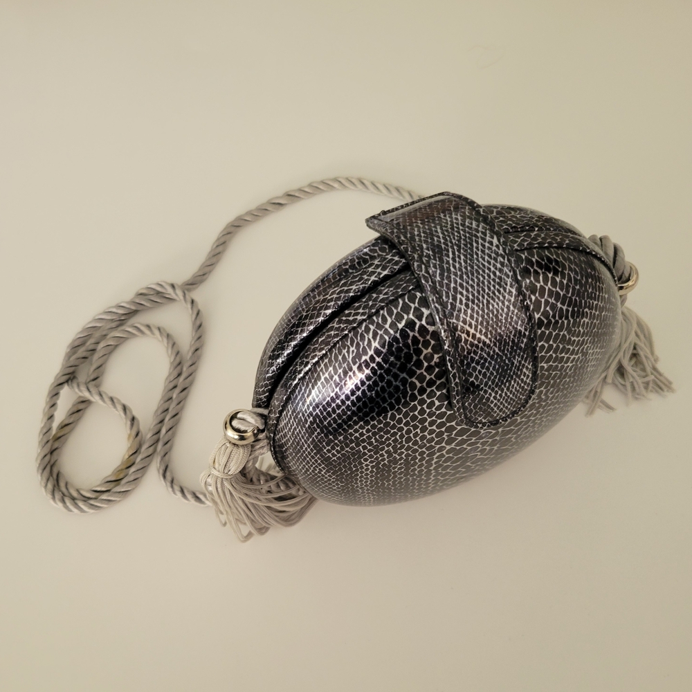 Elegant Snakeskin Pattern Crossbody Bag